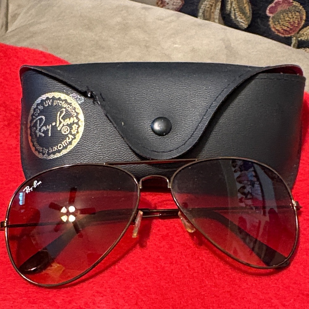 Ray-Ban Women’s Aviator Sunglasses in Gold Frame with Brown Gradient Lenses